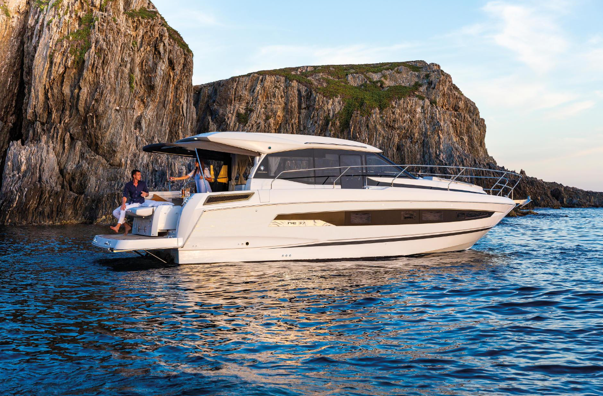 Crewed Motor Yacht Jeanneau 37 NC photo 4