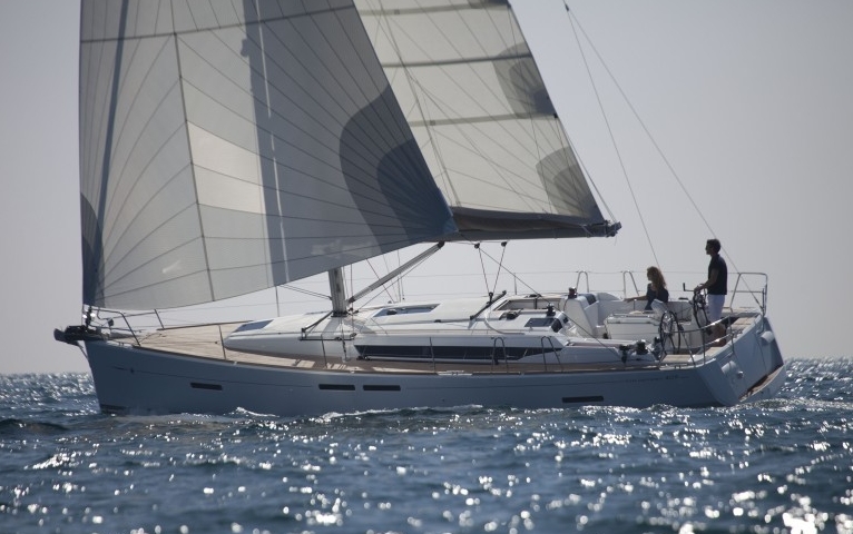 Bareboat Sailing Yacht Jeanneau 409 photo 3