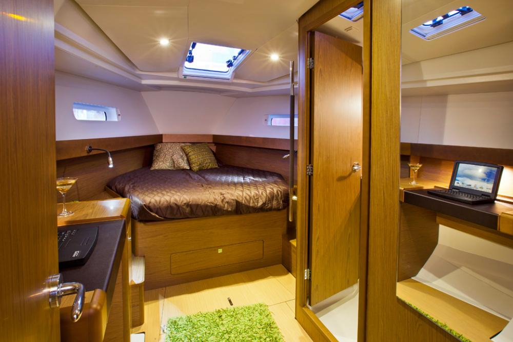 Bareboat Sailing Yacht Jeanneau Sun Odyssey 44DS photo 5