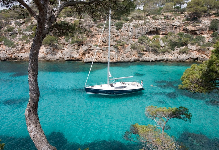 Bareboat Sailing Yacht Jeanneau 50DS photo 4