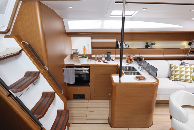 Bareboat Sailing Yacht Jeanneau 53 photo 8