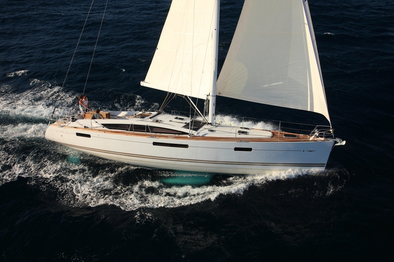Bareboat Sailing Yacht Jeanneau 53