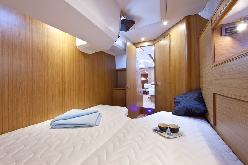 Bareboat Sailing Yacht Jeanneau 53 photo 7