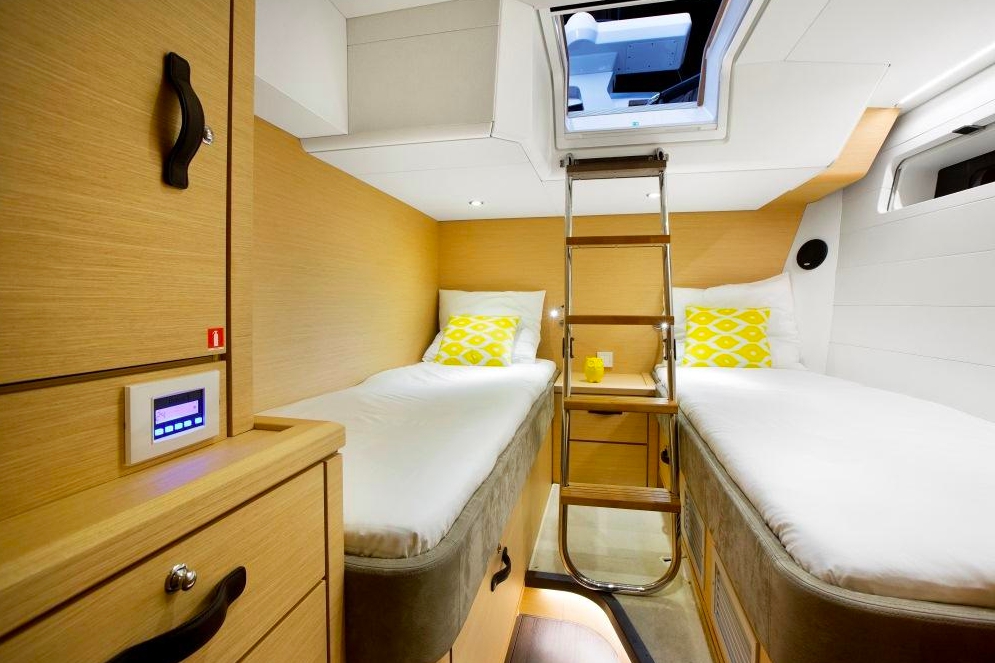 Bareboat Sailing Yacht Jeanneau 64 photo 7