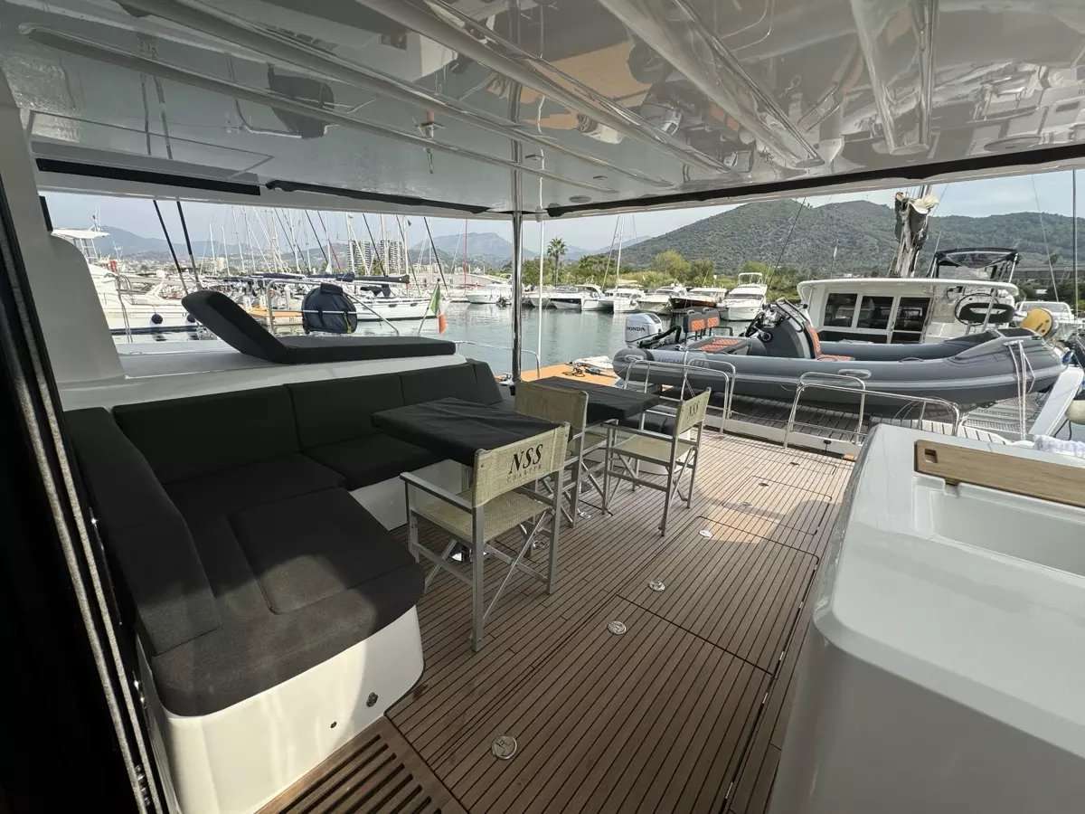 Bareboat Catamaran JELLYFISH photo 3