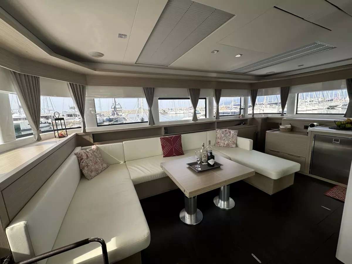 Bareboat Catamaran JELLYFISH photo 5