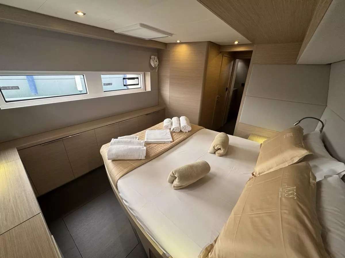 Bareboat Catamaran JELLYFISH photo 6