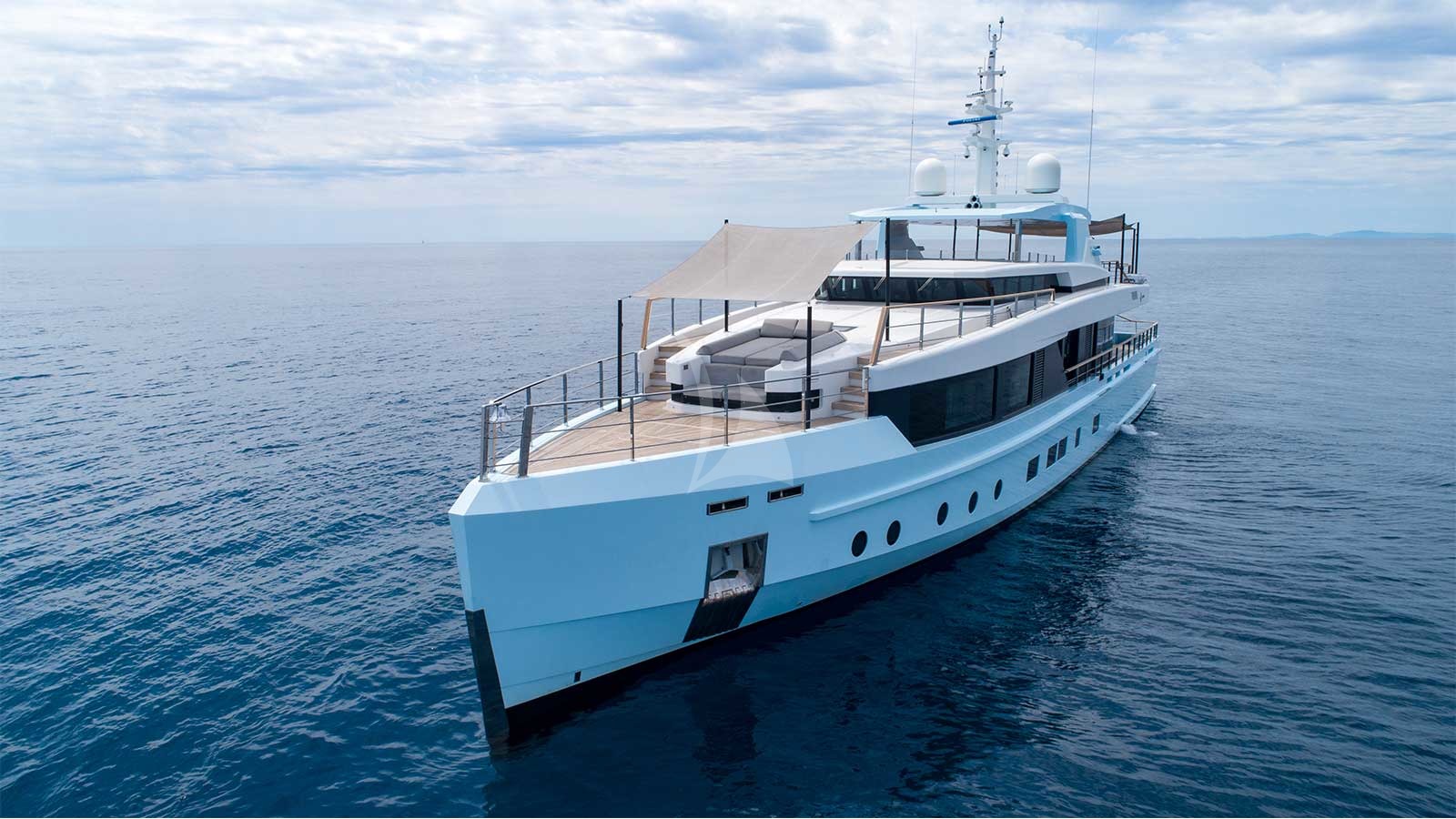 Luxury Crewed Motor Yacht JESMA II photo 4