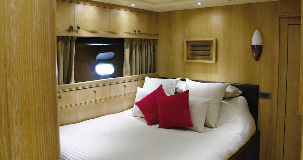 Luxury Crewed Motor Yacht JFF photo 6