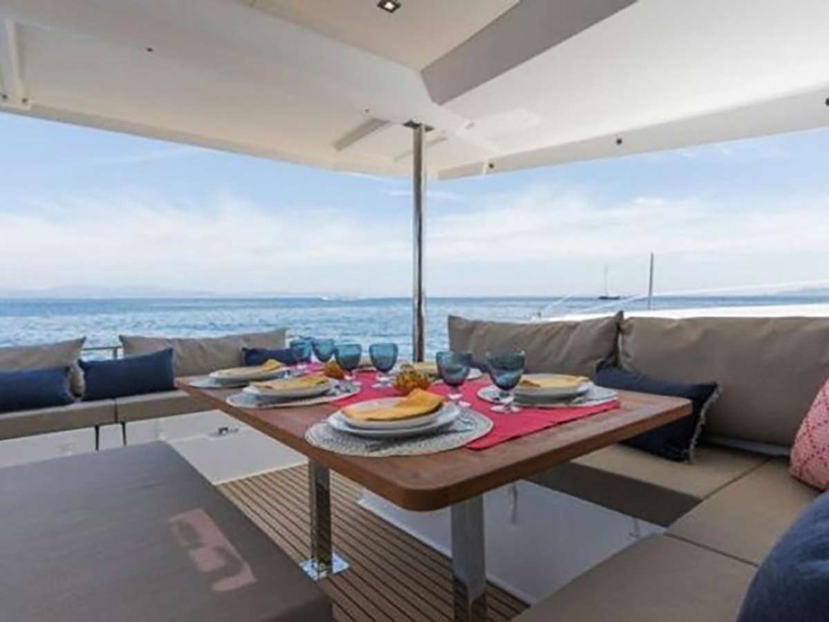 Crewed Catamaran JIOIA 3 photo 6