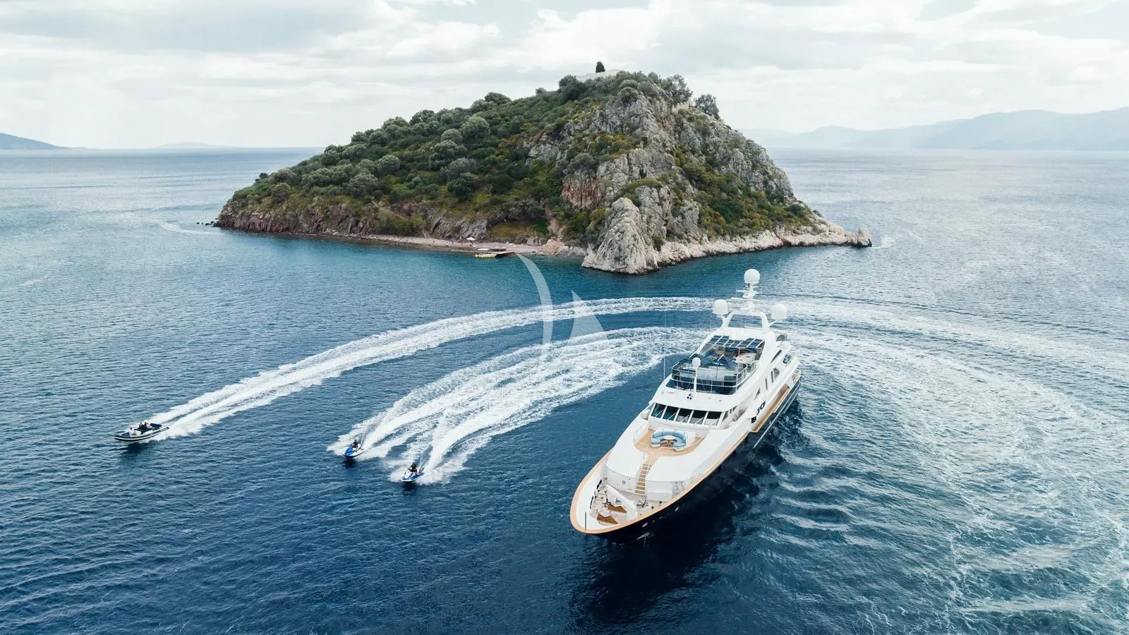 Luxury Crewed Motor Yacht JO I photo 5