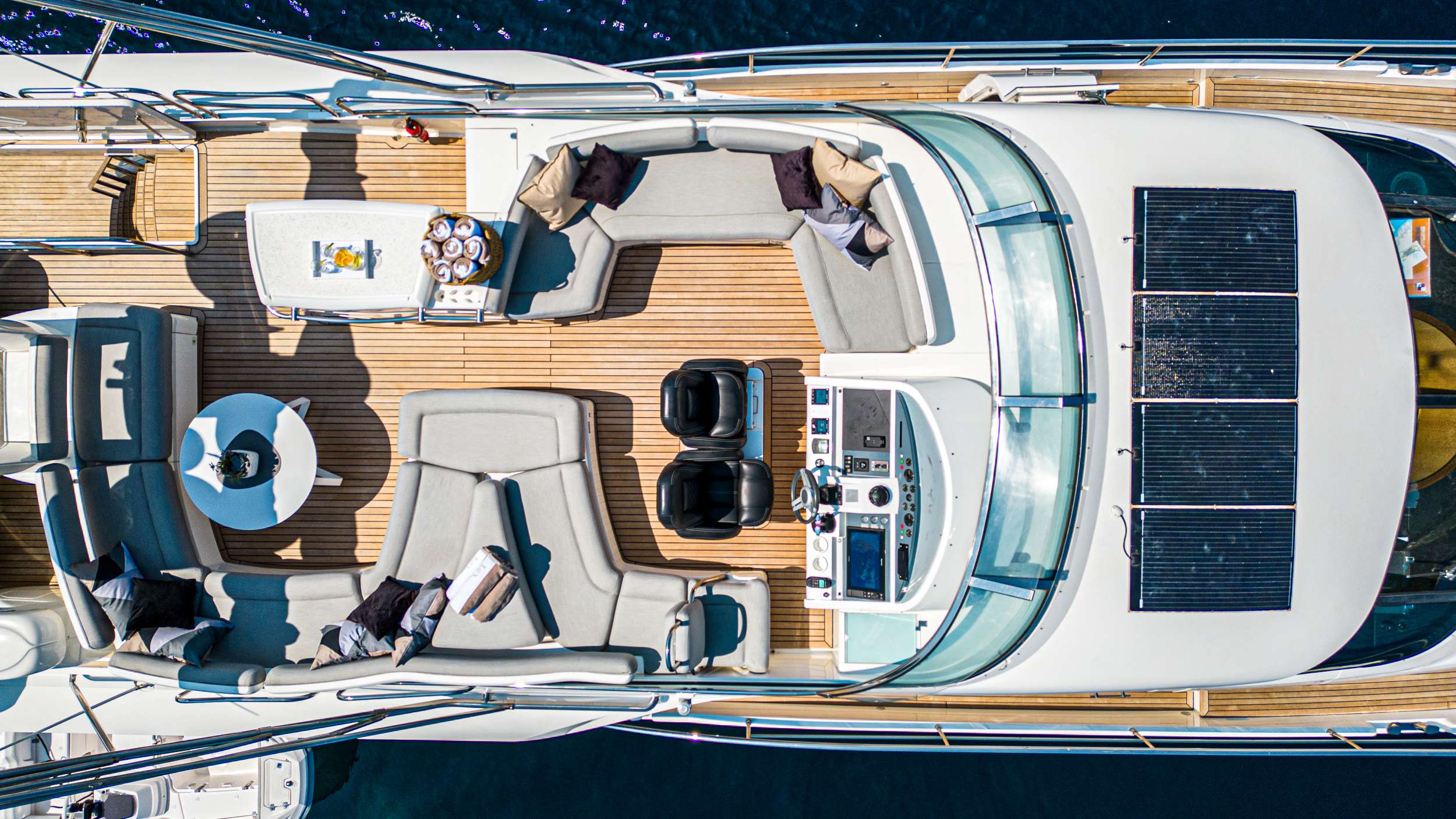 Luxury Crewed Motor Yacht JOLIDOR photo 4