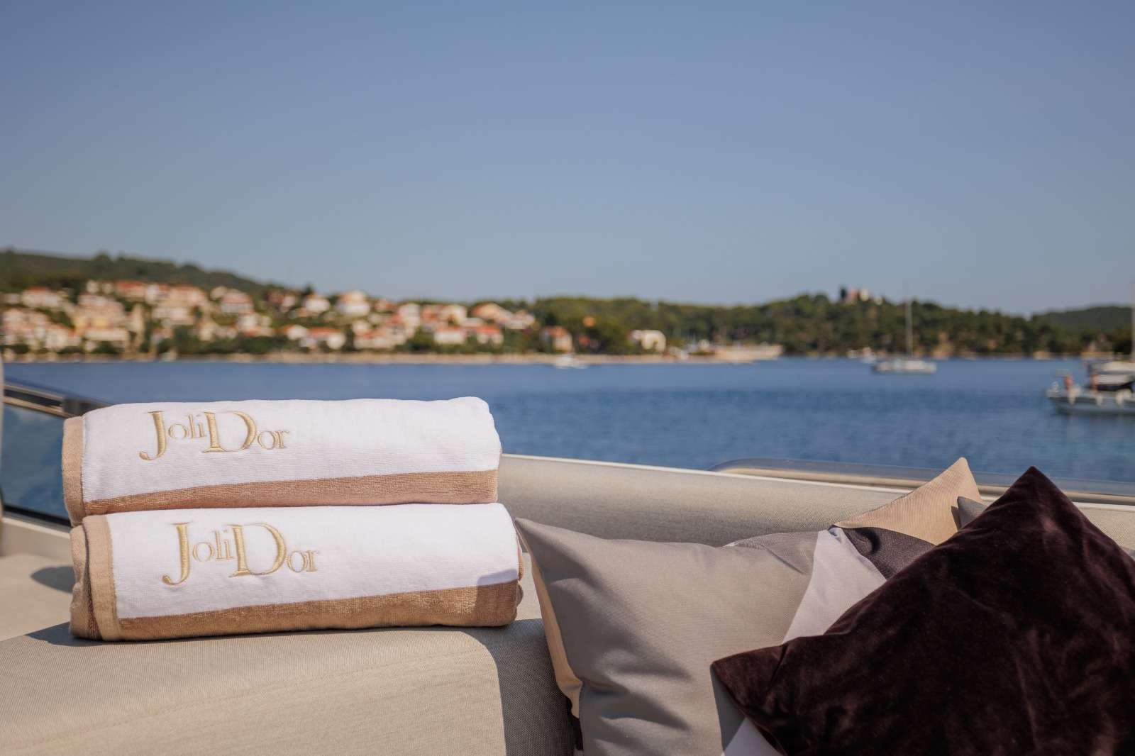 Luxury Crewed Motor Yacht JOLIDOR photo 7