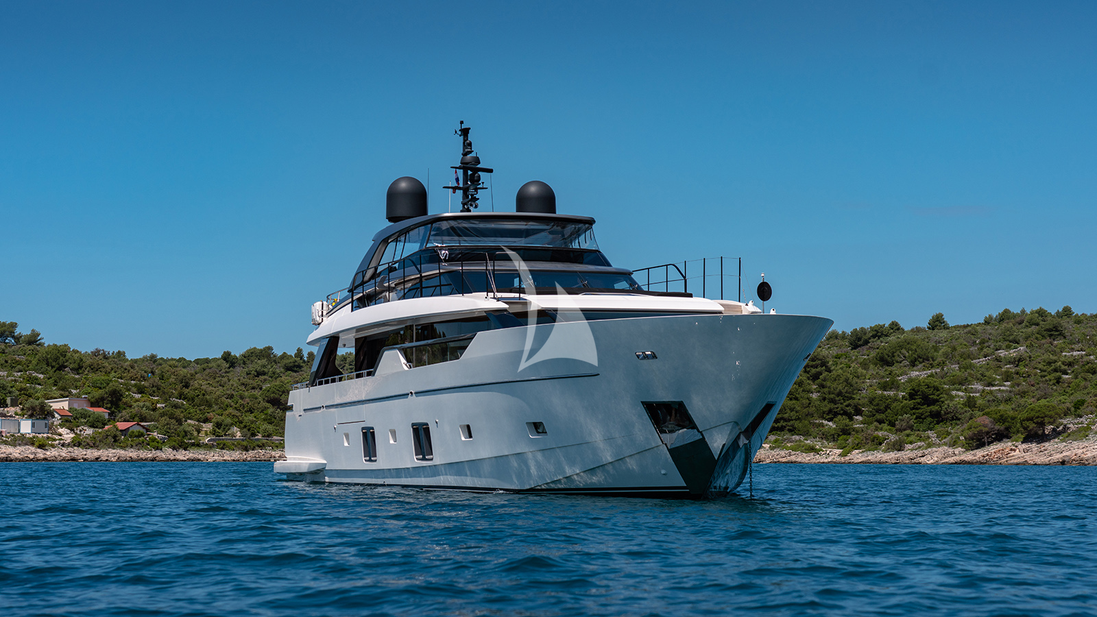 Luxury Crewed Motor Yacht JOURNEY photo 3