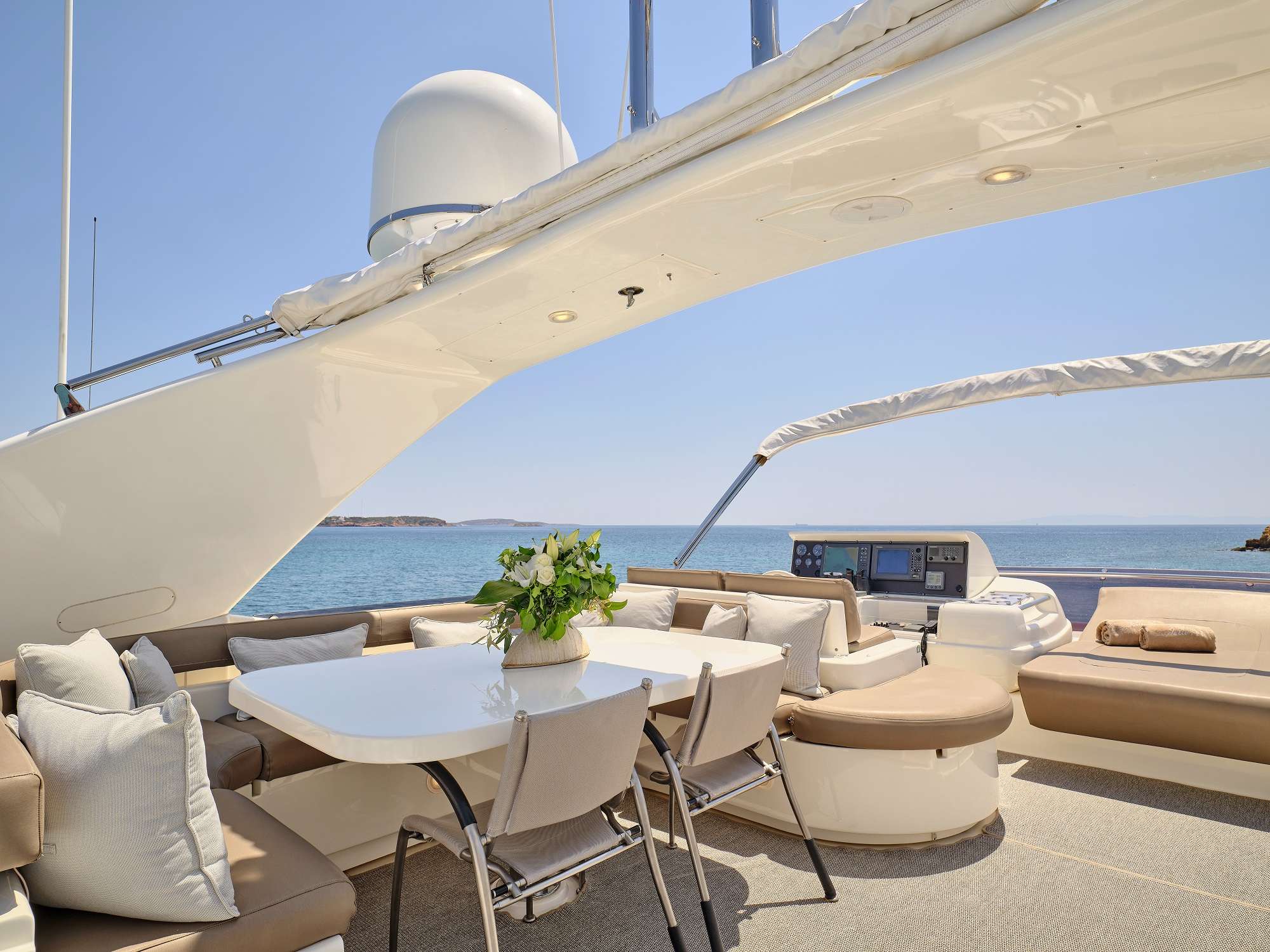 Luxury Crewed Motor Yacht JULIE M photo 8