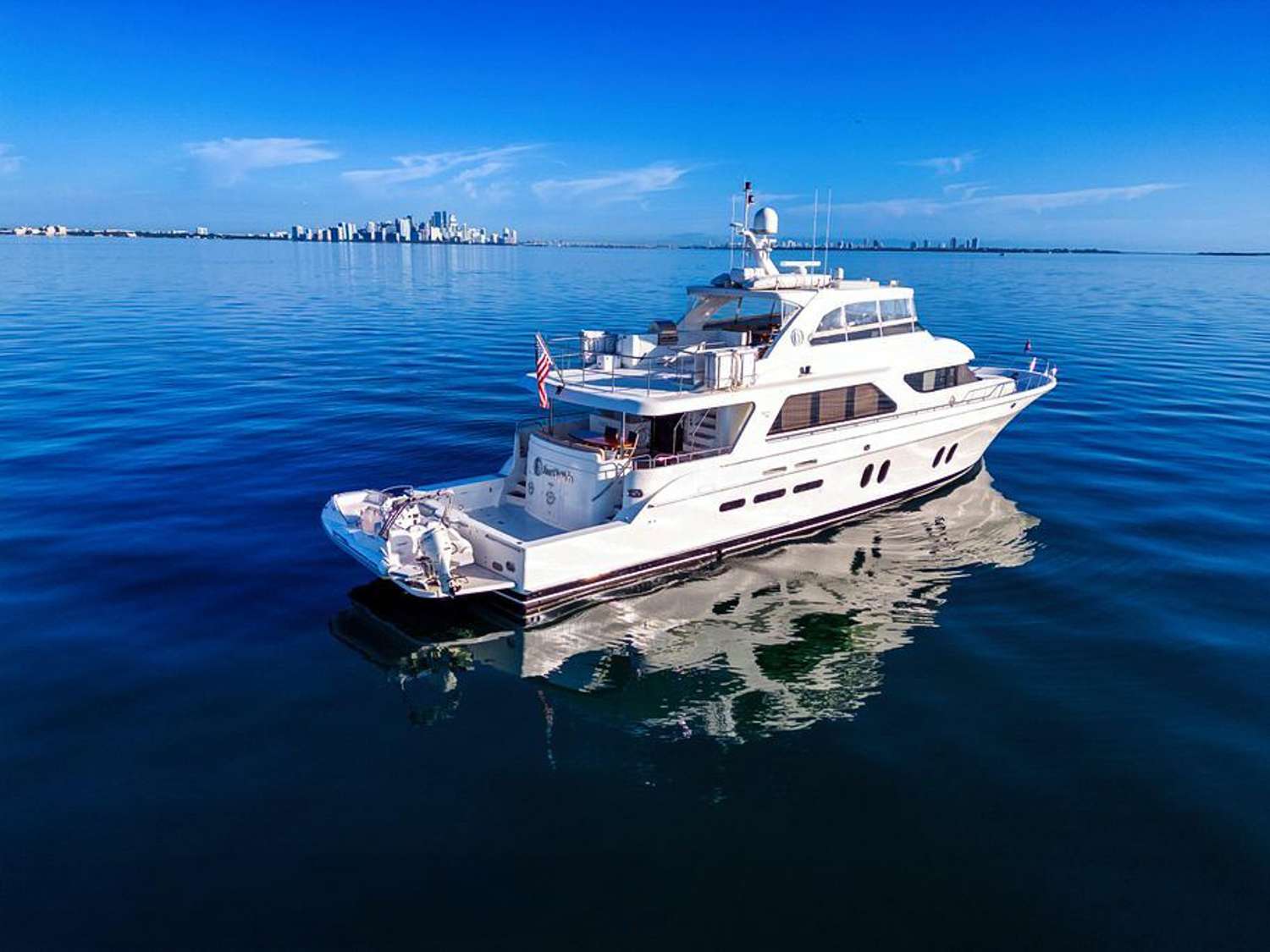 Crewed Motor Yacht JUS CHILL`N photo 3