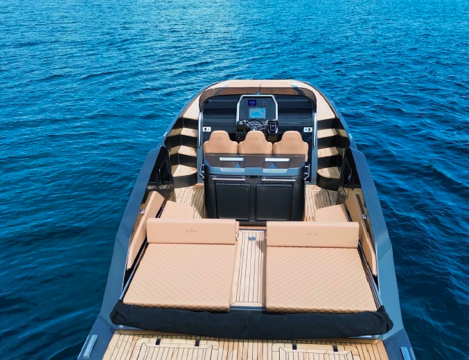 Crewed Motor Yacht KALYPSO III photo 4