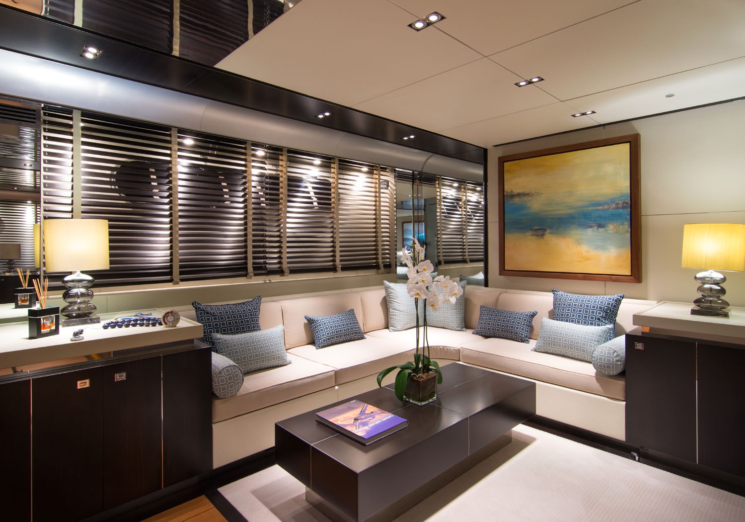 Luxury Crewed Motor Yacht KAMBOS BLUE photo 7