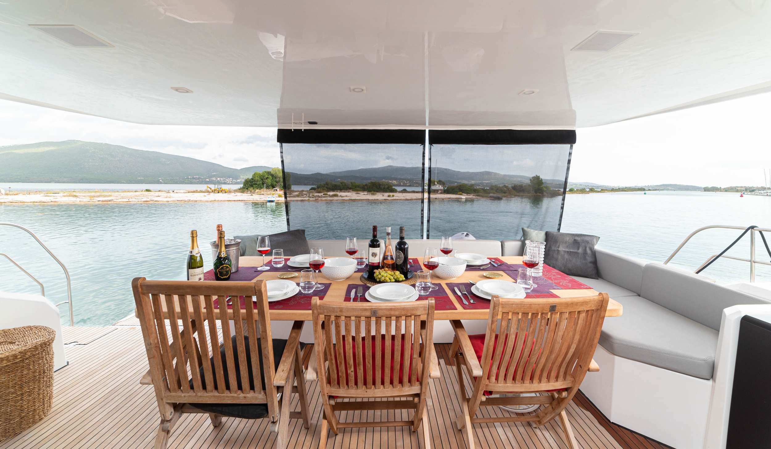 Crewed Power Catamaran KAMCHATKA photo 7