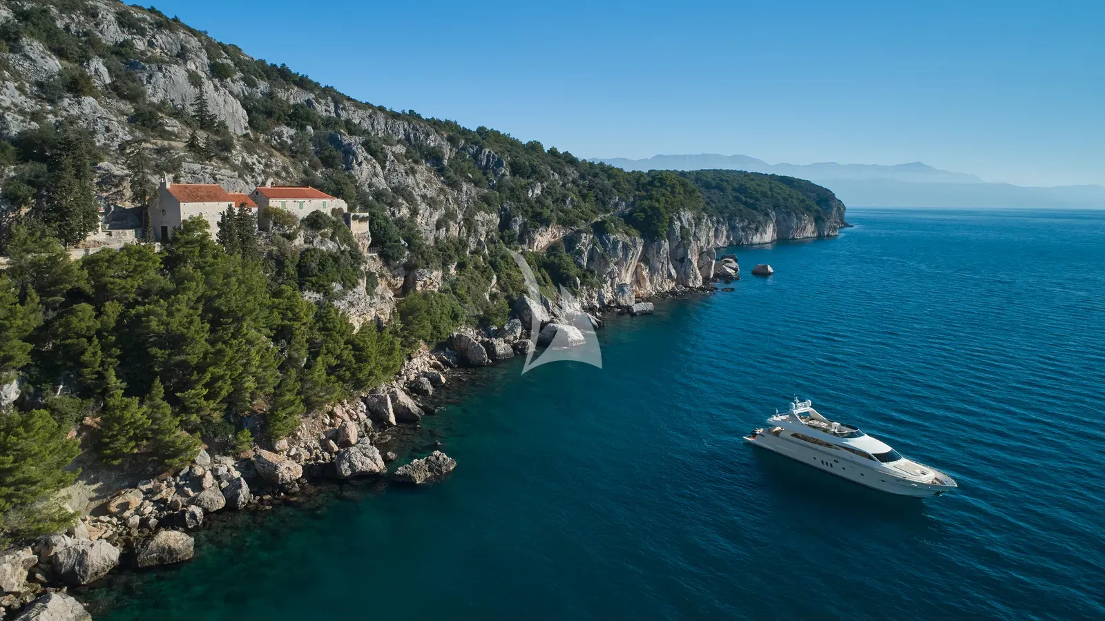 Luxury Crewed Motor Yacht KARISMA photo 5