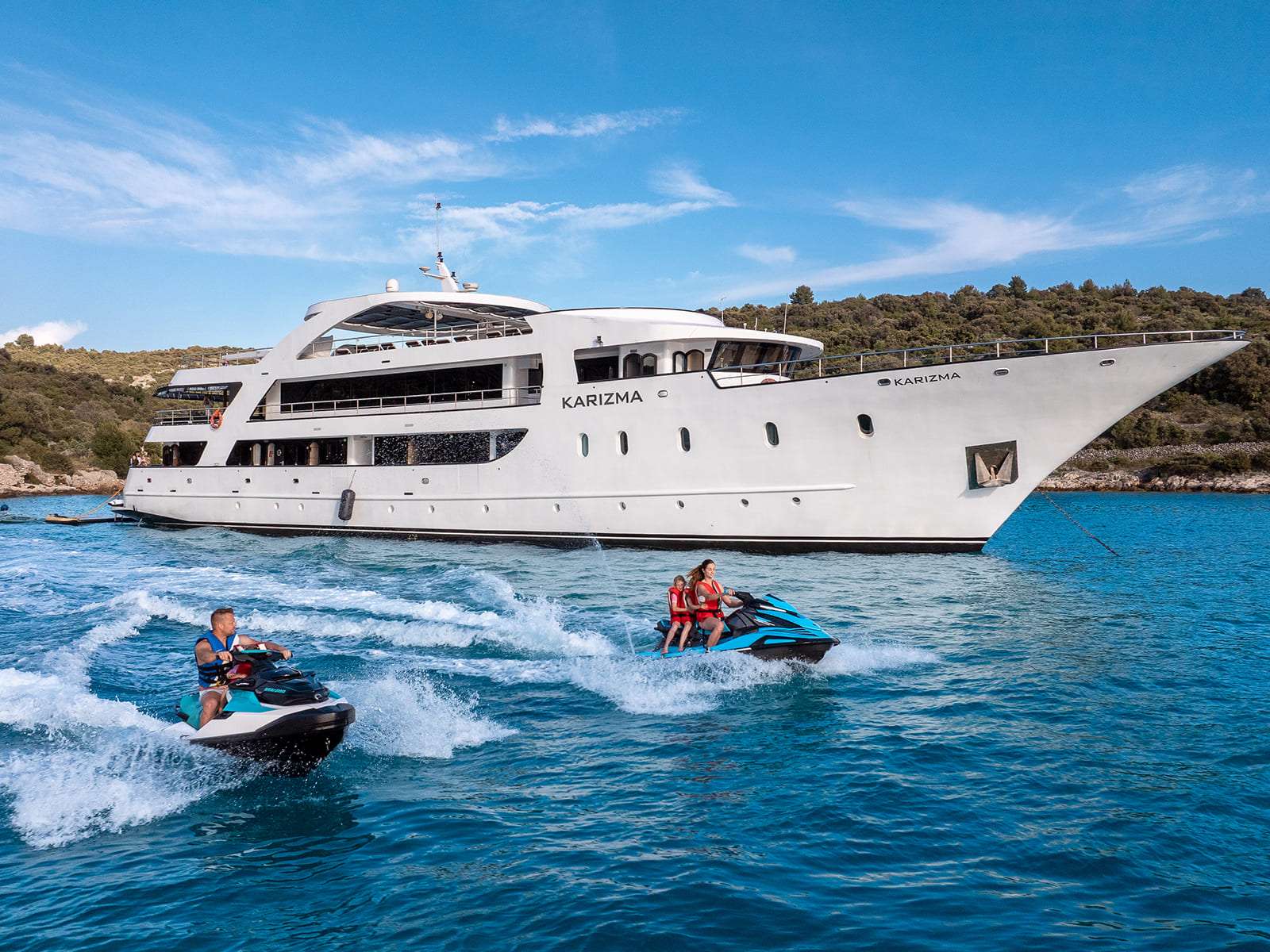 Crewed Motor Yacht KARIZMA photo 5