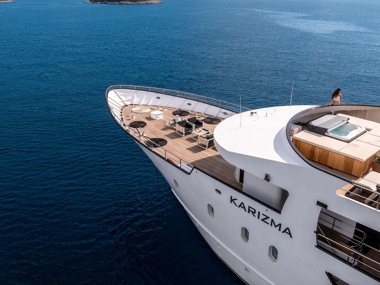 Crewed Motor Yacht KARIZMA photo 6