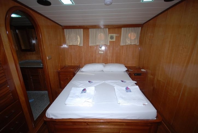 Crewed Sailing Yacht KAYHAN 8 photo 7