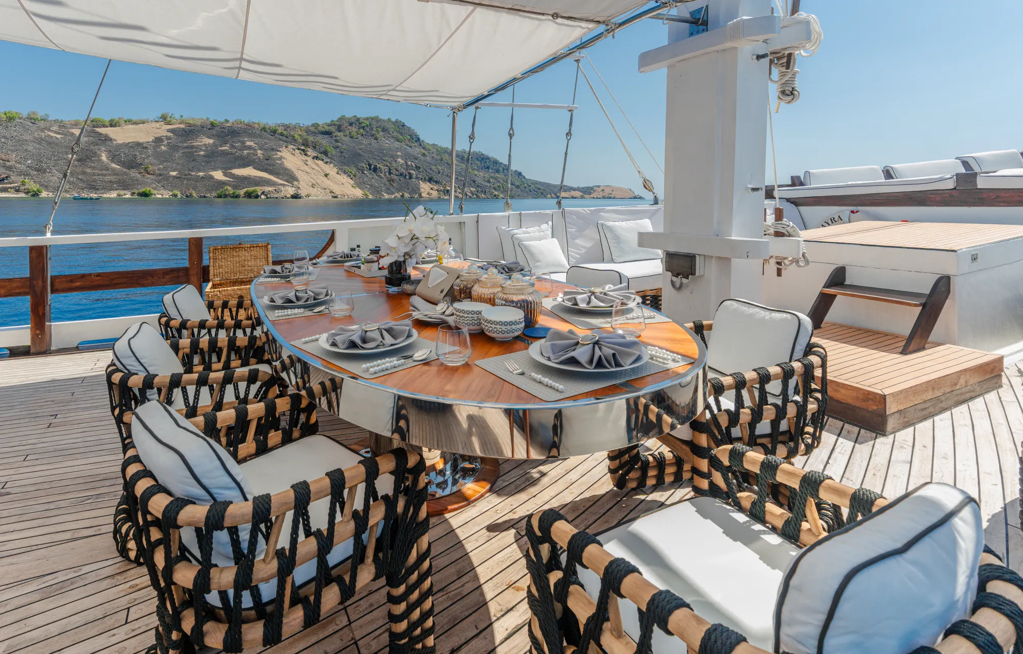 Luxury Crewed Motor Yacht KAYRA photo 7