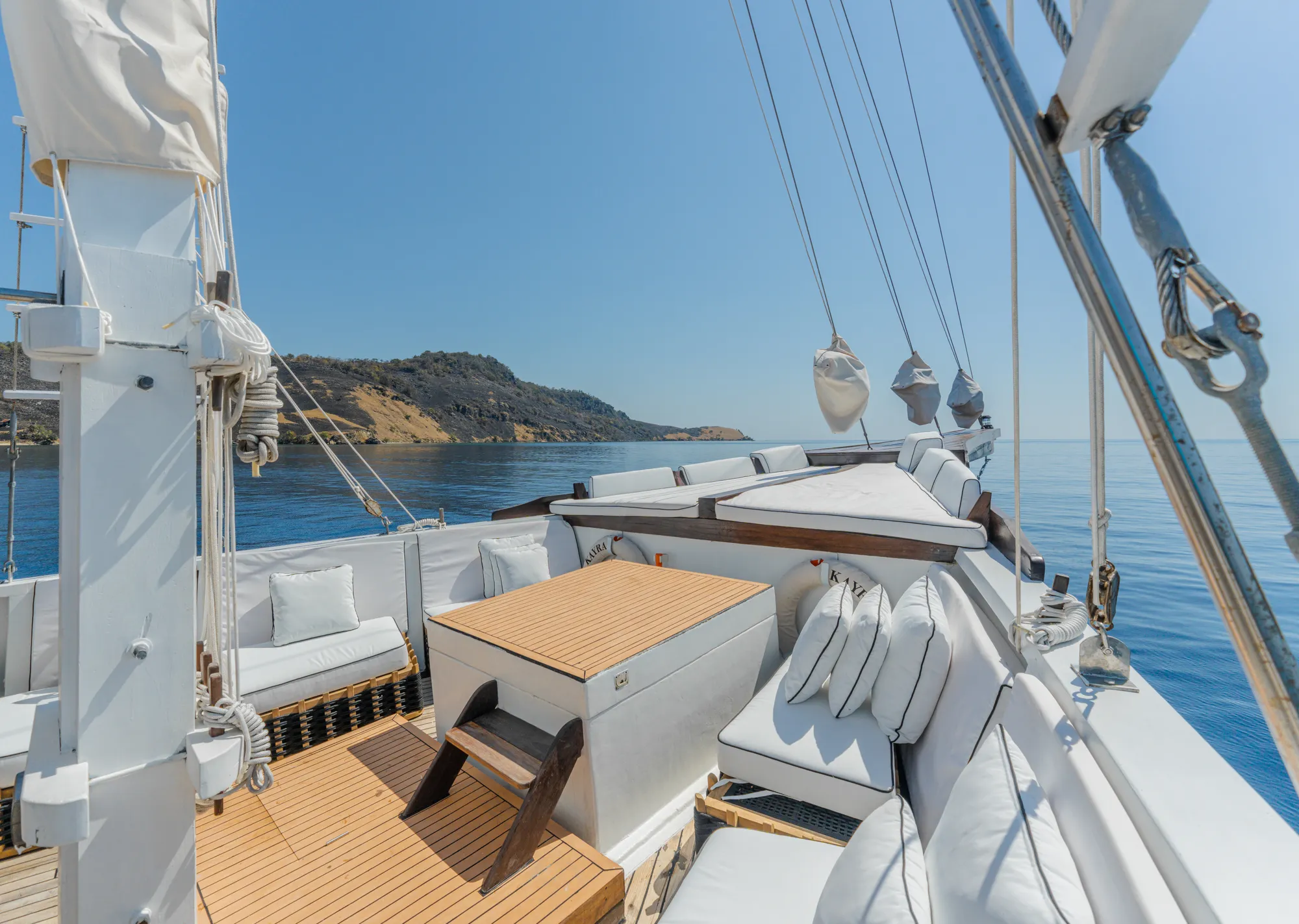 Luxury Crewed Motor Yacht KAYRA photo 8