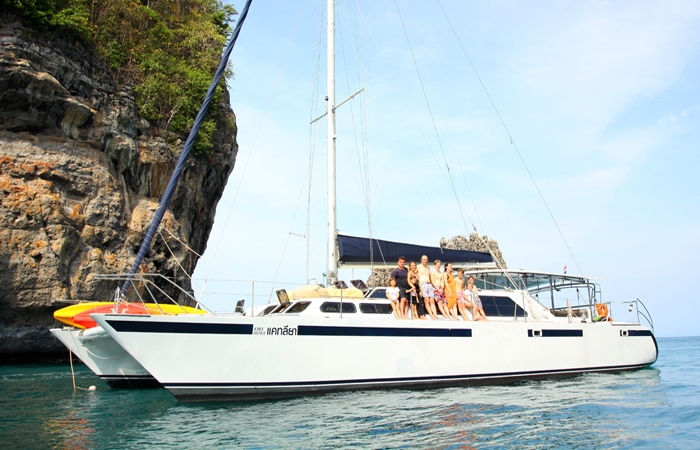 Crewed Catamaran Kelsall 58 photo 3