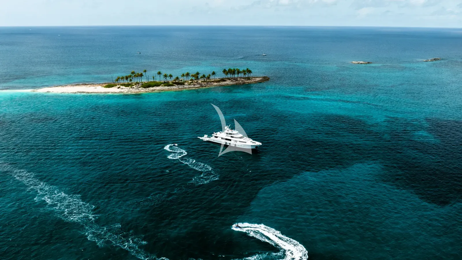 Luxury Crewed Motor Yacht KEMOSABE photo 5