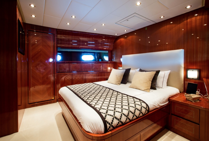Luxury Crewed Motor Yacht KIDI ONE photo 8
