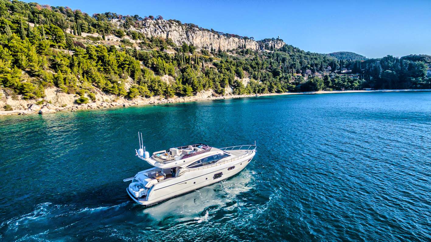 Crewed Motor Yacht KIMON photo 4