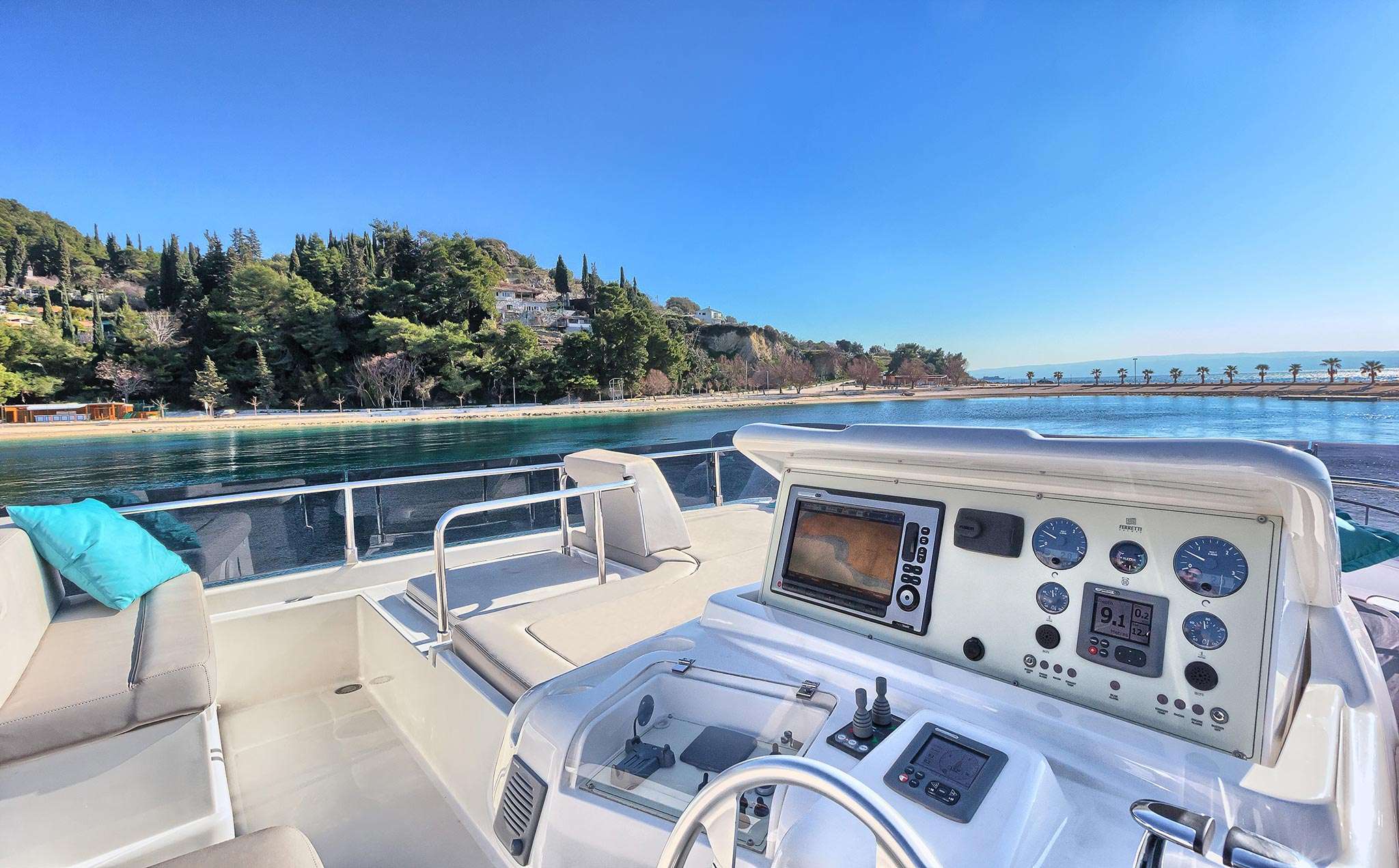 Crewed Motor Yacht KIMON photo 7