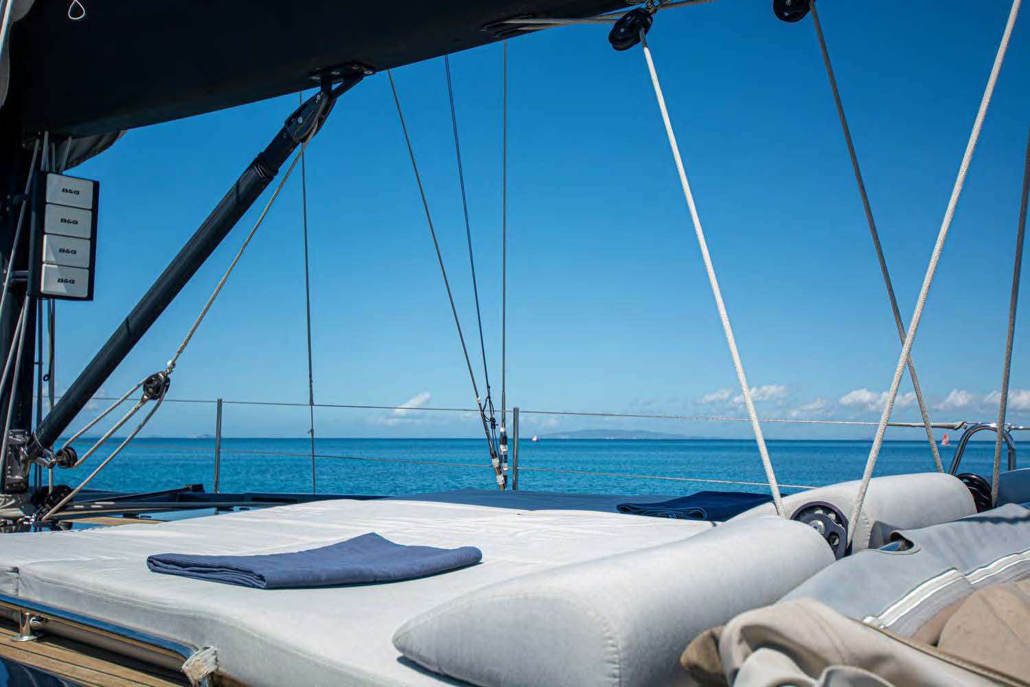 Luxury Crewed Sailing Yacht KIND OF BLUE photo 3