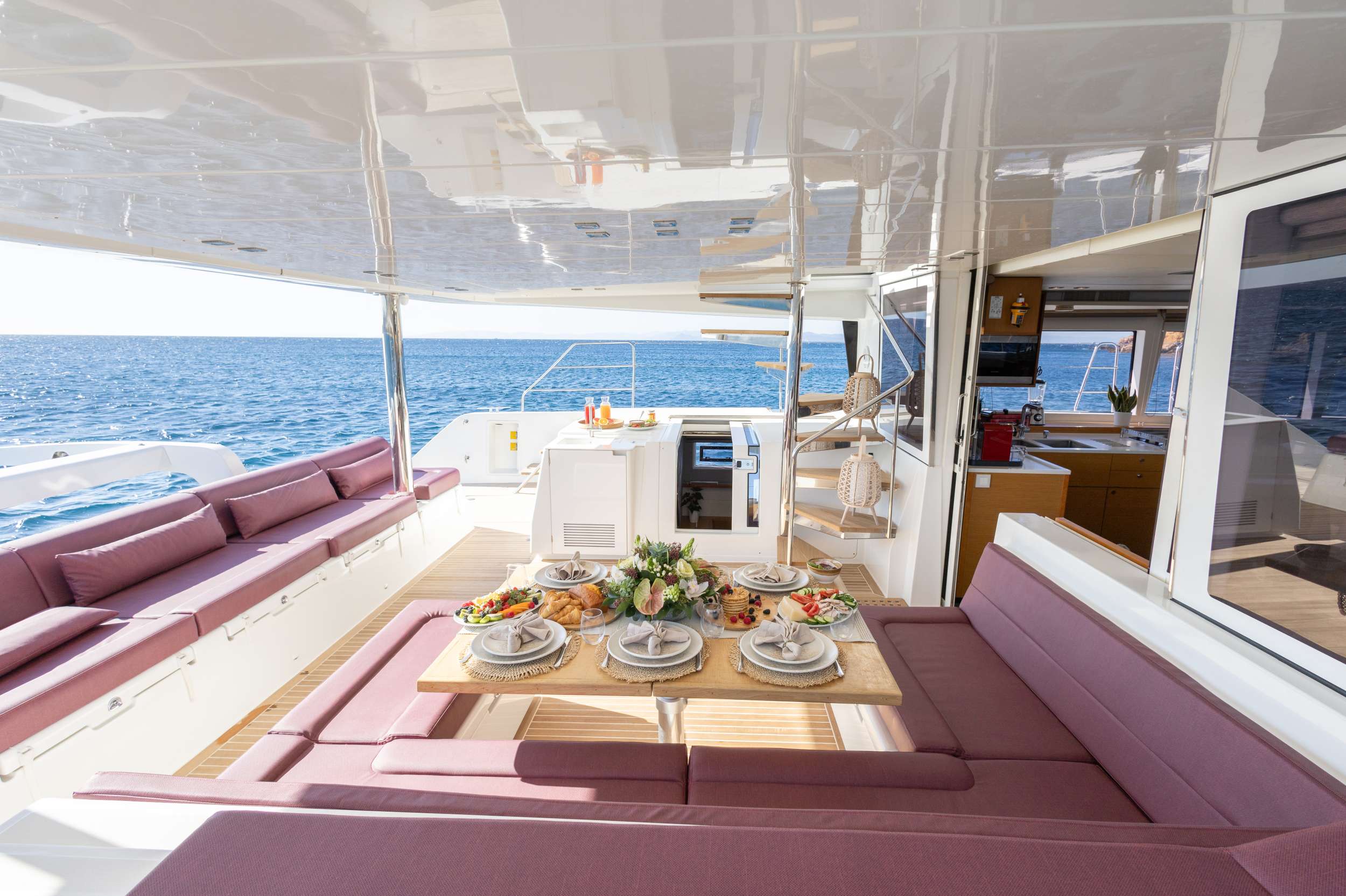 Crewed Catamaran KING OF DIAMONDS photo 4