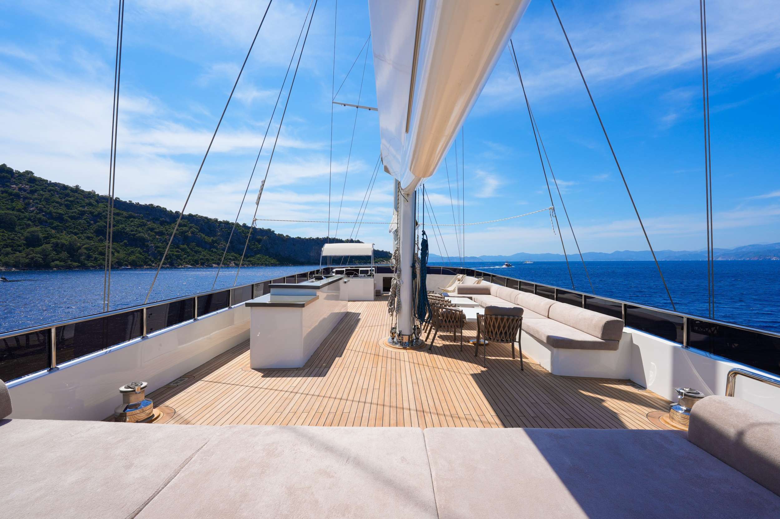 Luxury Crewed Sailing Yacht KING OF THE SEA photo 4