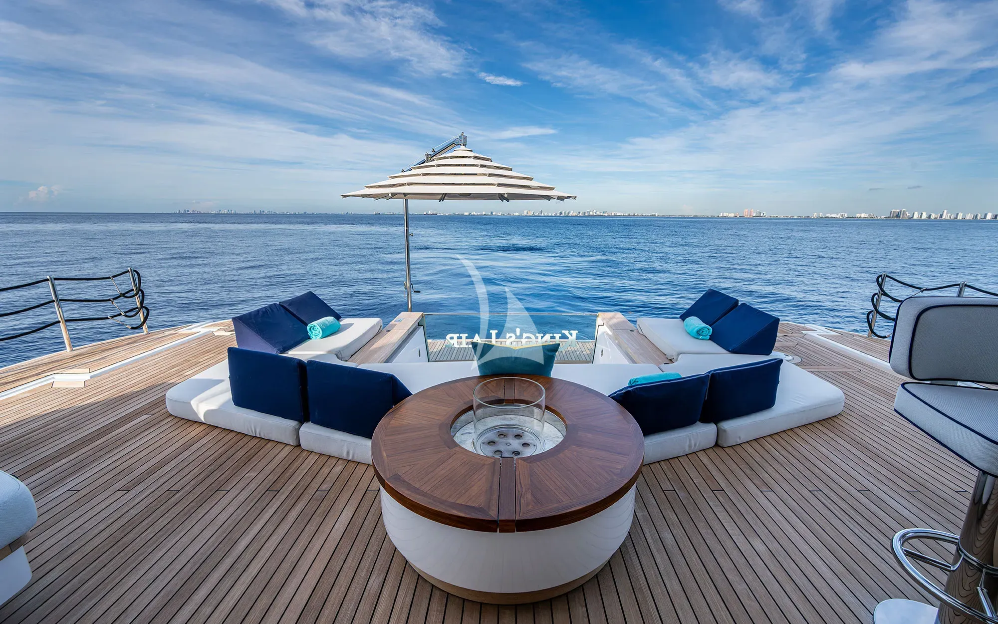 Luxury Crewed Motor Yacht KINGS LAIR photo 3