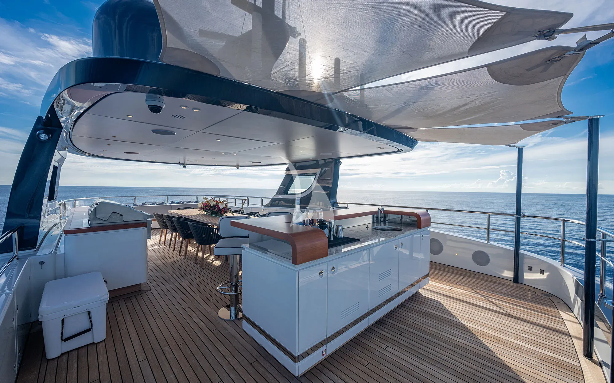 Luxury Crewed Motor Yacht KINGS LAIR photo 6
