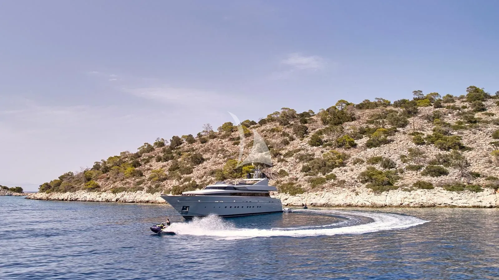 Luxury Crewed Motor Yacht KINTARO photo 4