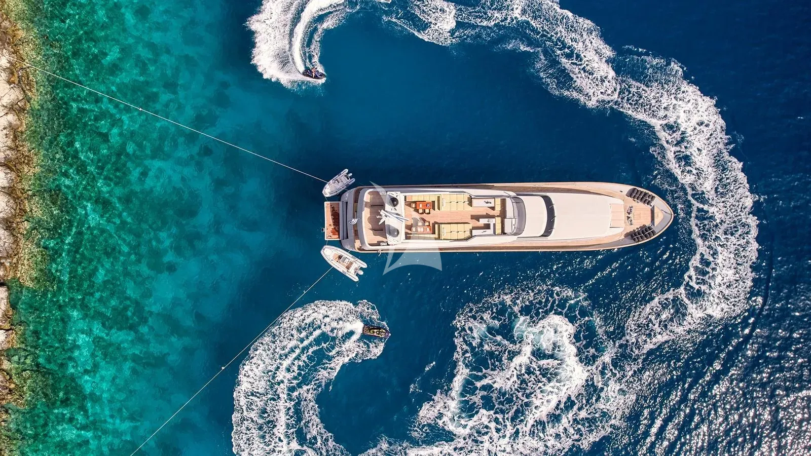 Luxury Crewed Motor Yacht KINTARO photo 6