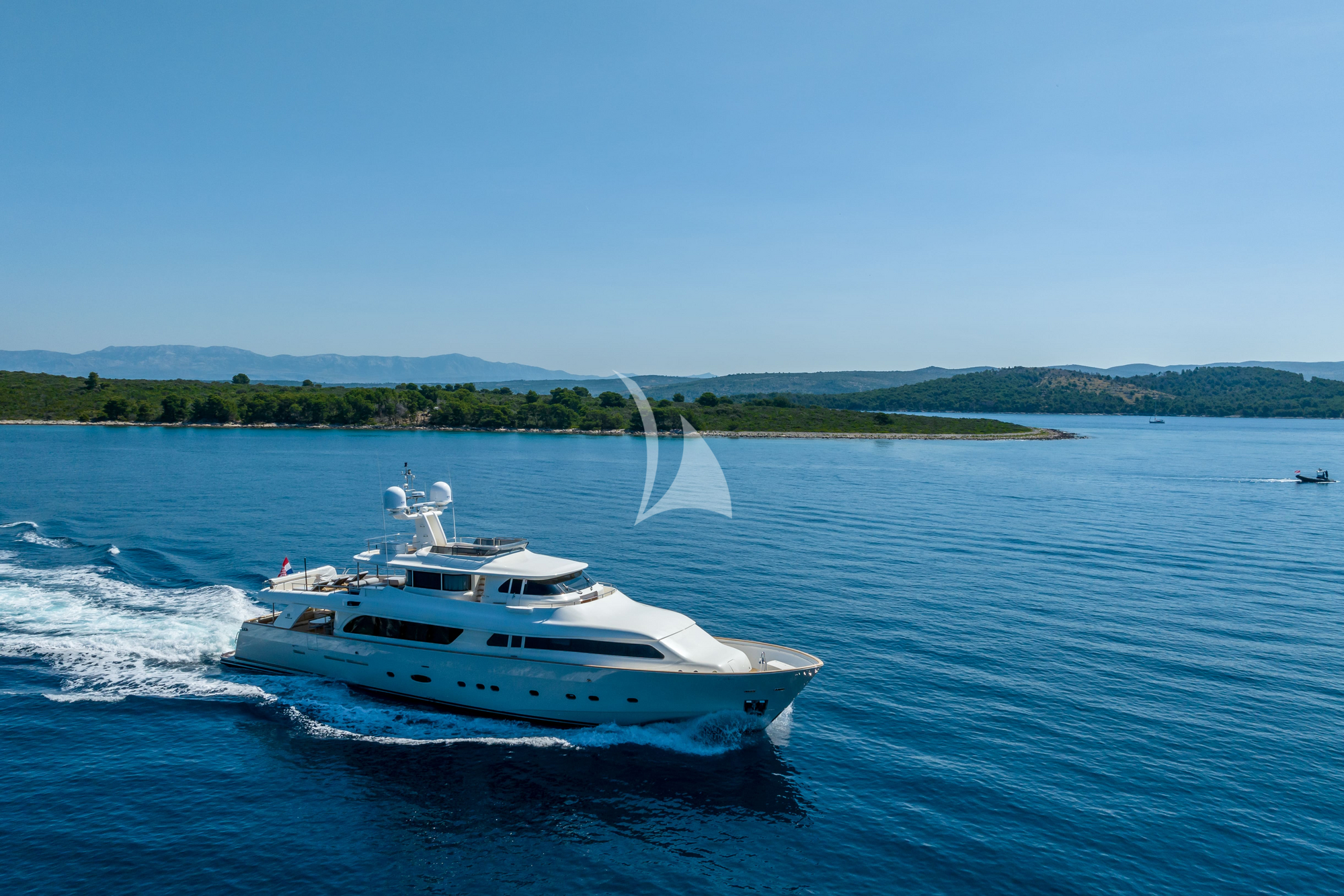 Luxury Crewed Motor Yacht KLOBUK photo 3