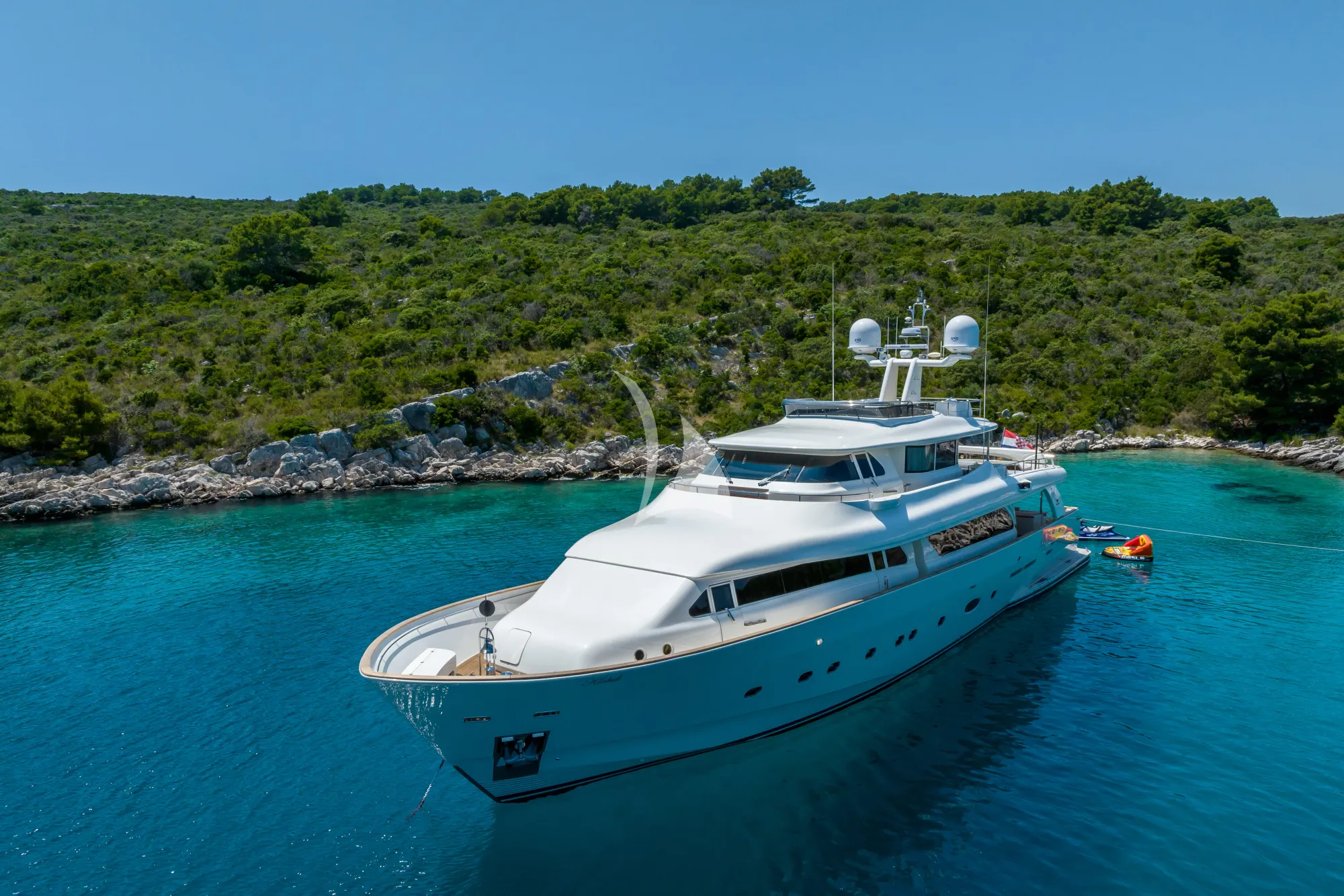 Luxury Crewed Motor Yacht KLOBUK photo 6