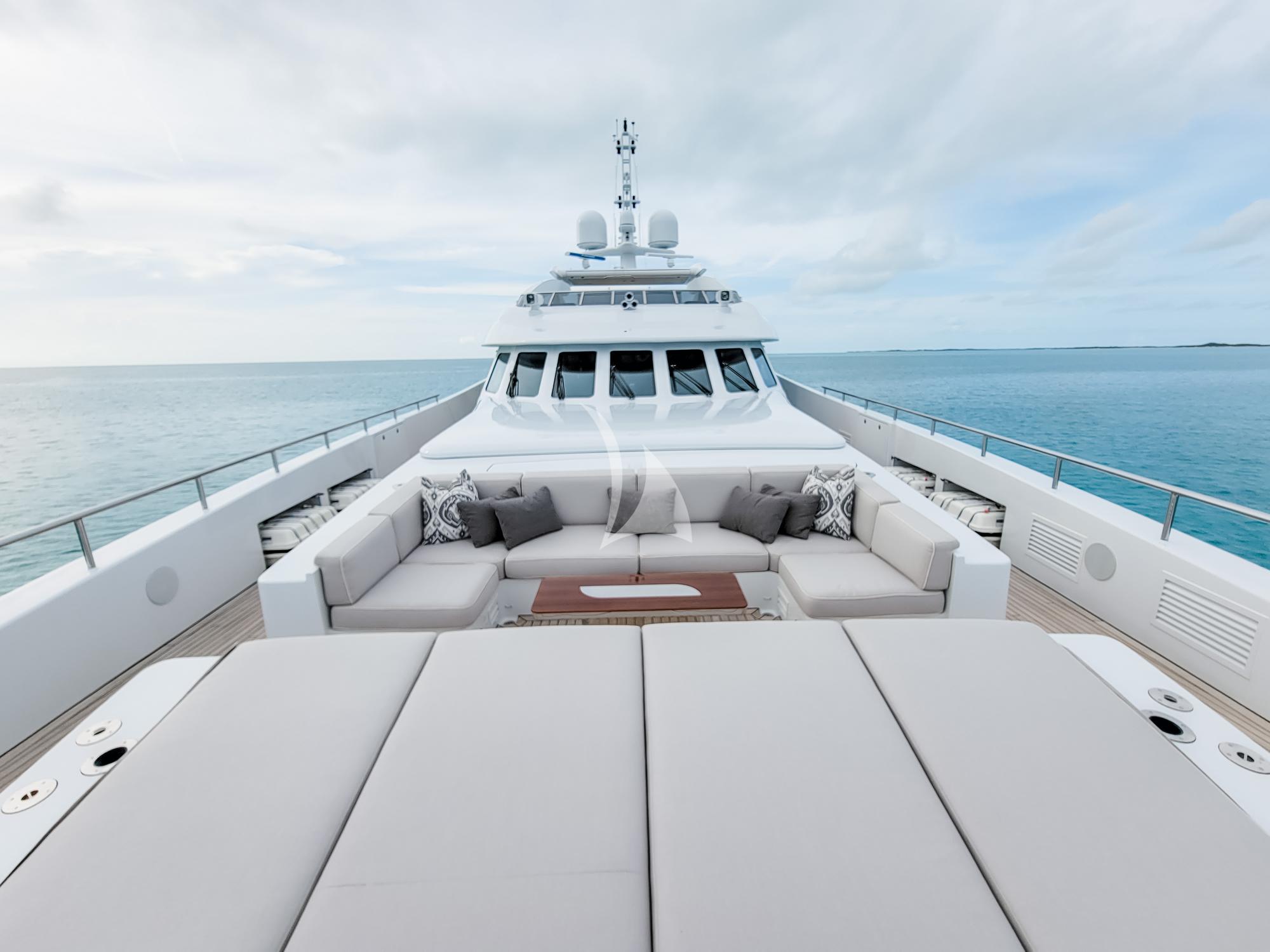 Luxury Crewed Motor Yacht KNIGHT photo 7