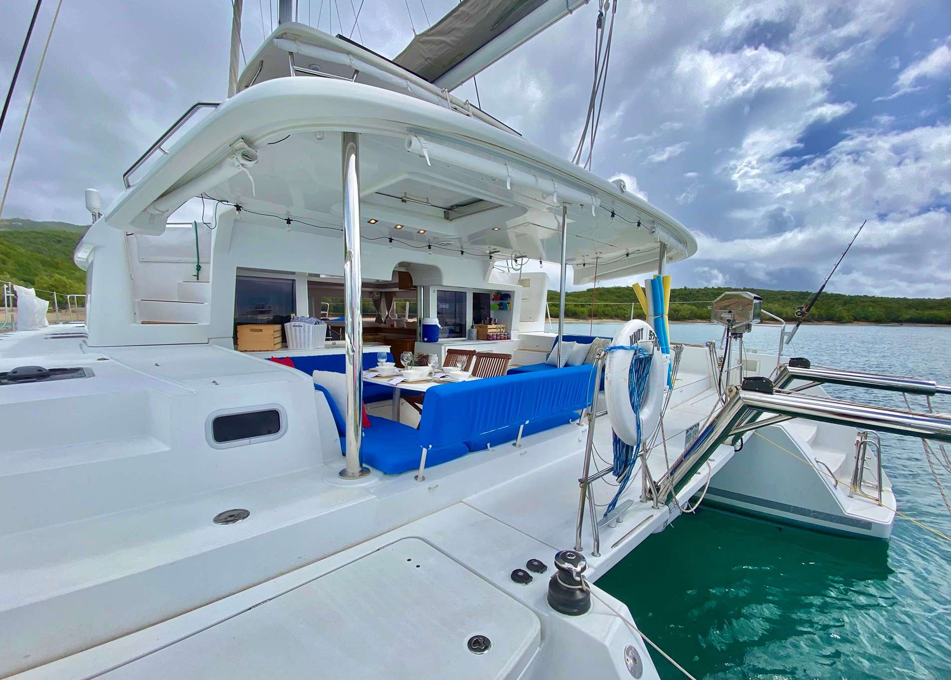 Crewed Catamaran KNOT 5280 photo 7