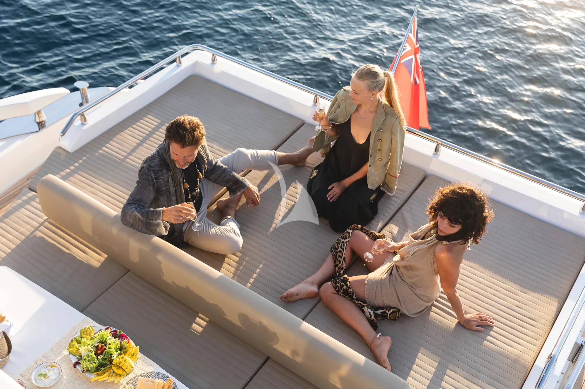 Crewed Motor Yacht KOMODO photo 6