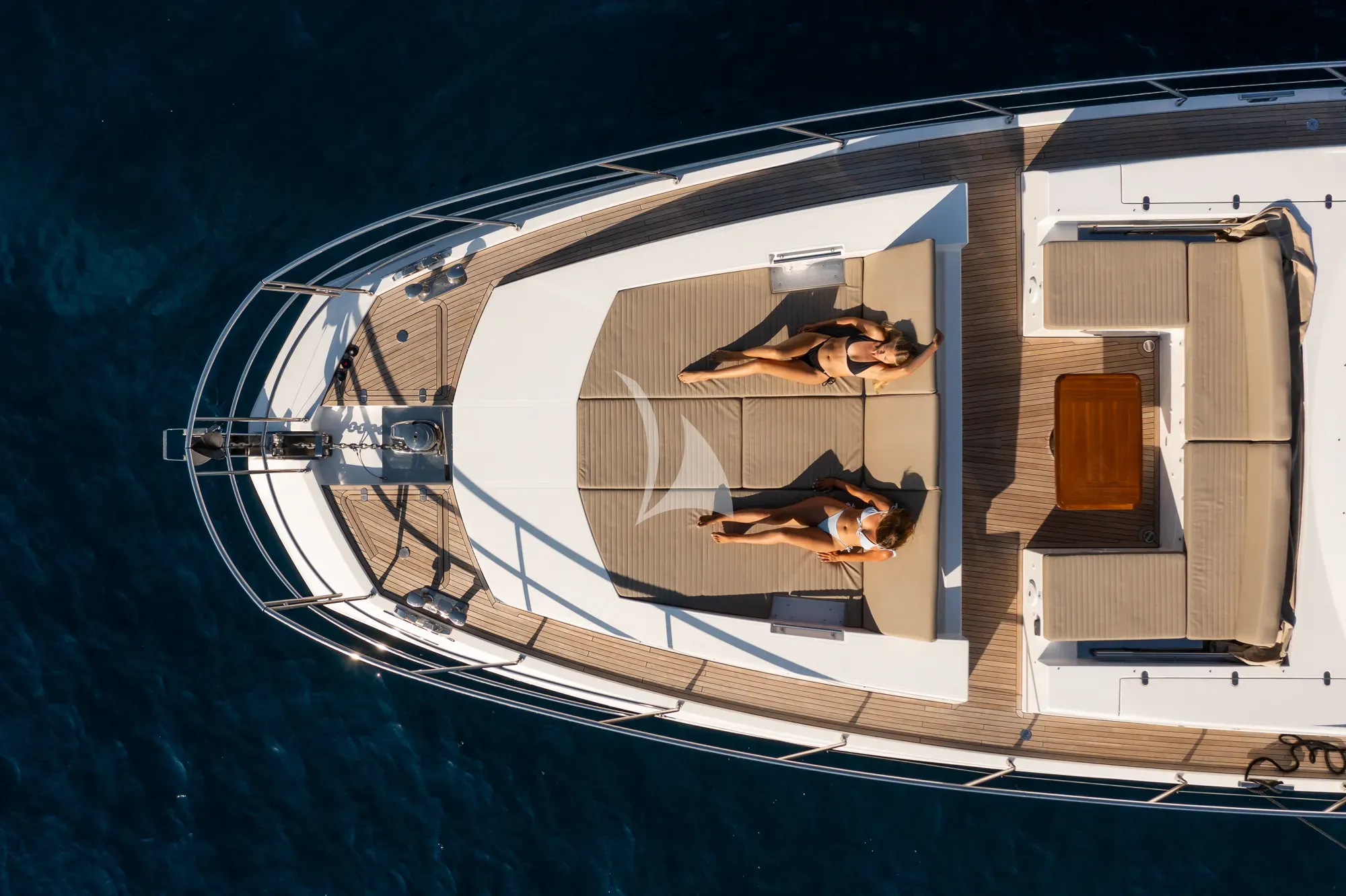 Crewed Motor Yacht KOMODO photo 7