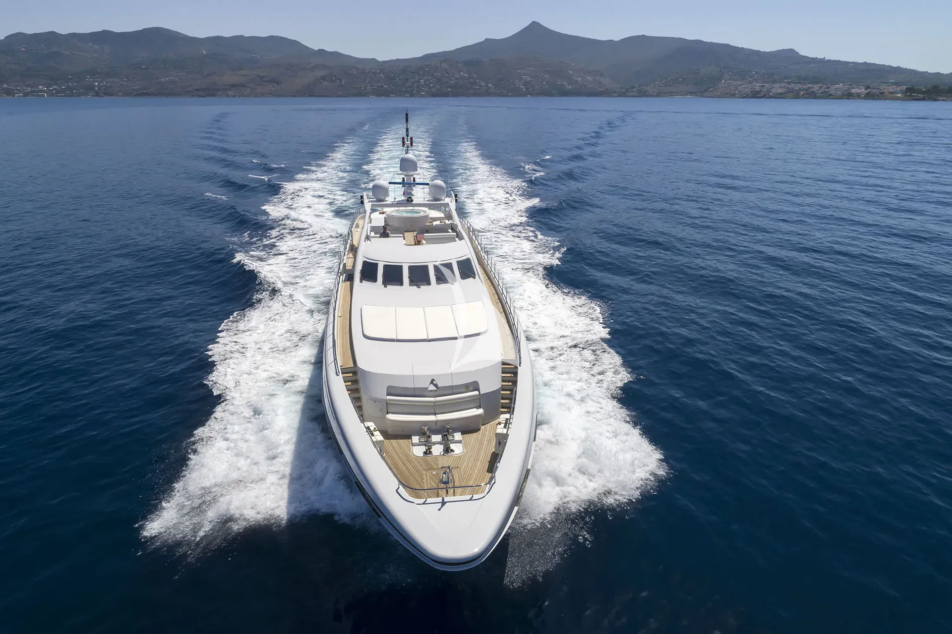 Luxury Crewed Motor Yacht L`EQUINOX photo 3
