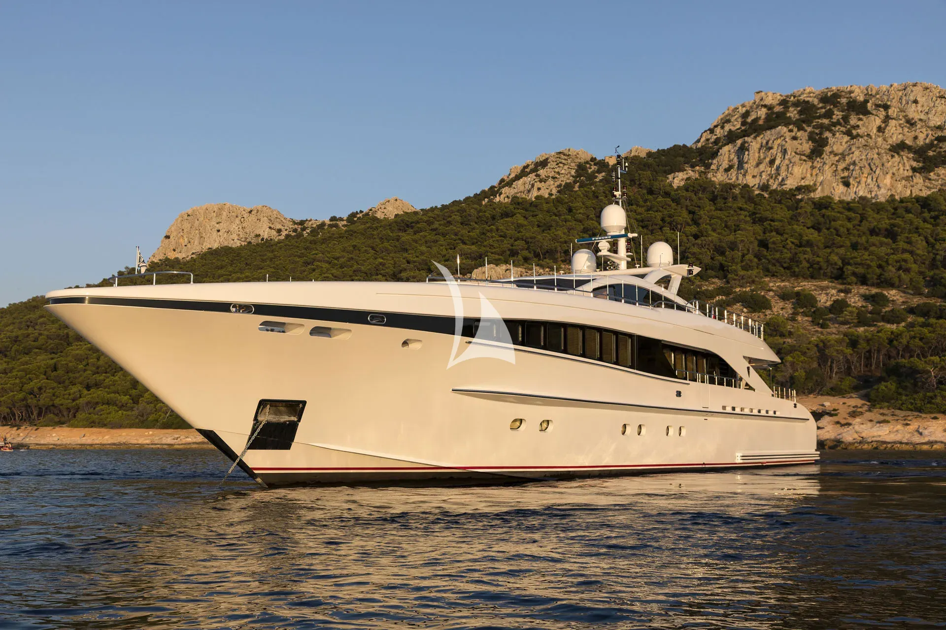 Luxury Crewed Motor Yacht L`EQUINOX photo 6