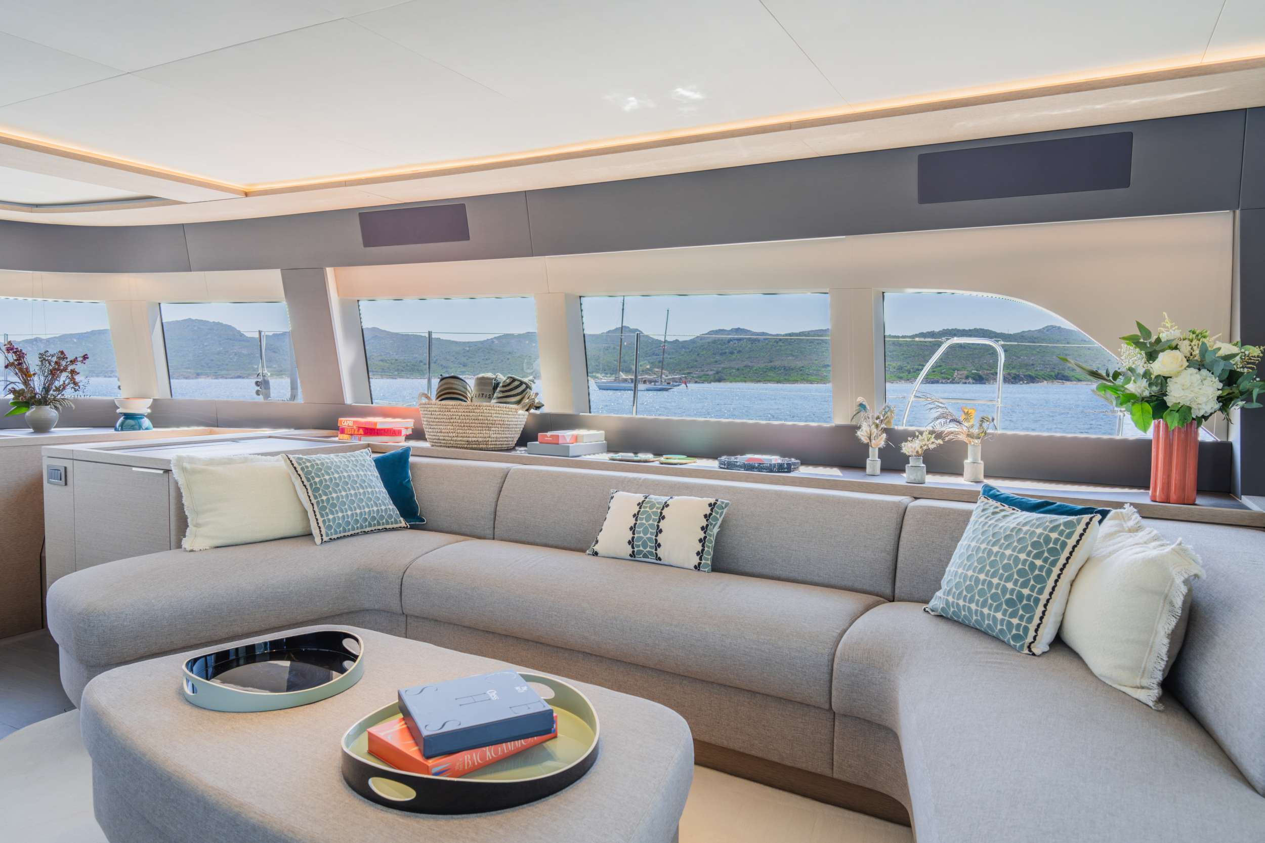 Luxury Crewed Catamaran LA DÉSIRADE photo 8